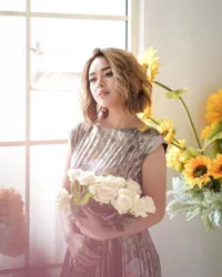 8 Foto Pemotretan Amanda Manopo Kekasih Billy Syahputra, Penuh Pesona dengan Gaya Feminin