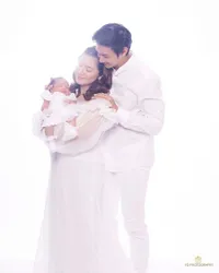 8 Foto Pemotretan Felicya Angelista dan Caesar Hito Rayakan Anniversary ke-1, Baby Bible Sempurnakan Kebahagiaan Keluarga