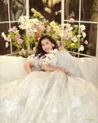 8 FOTO Sandrinna Michelle Pakai Gaun Putih Mewah, Cantik Bak Princess 