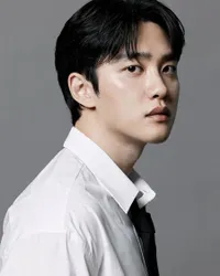 8 Foto Terbaru D.O. EXO Setelah Jadi CEO di Agensi Baru, Ganti Profil IG Juga