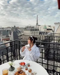 8 Foto Throwback Bumil Cantik Jessica Mila di Paris, Pancarkan Aura Putri Kerajaan