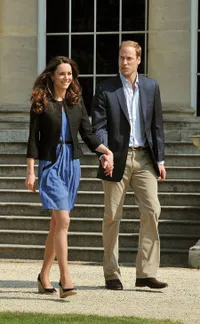 8 Foto Yang Buktikan Jika Kate Middleton Suka Pakaian Dari Zara