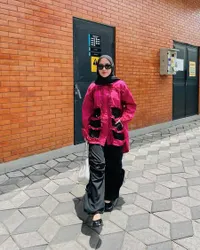 8 Gaya Nissa Sabyan yang Cocok Jadi Inspirasi OOTD Bukber, Buat Kamu Si Paling Ekstra Sampai Casual Aja