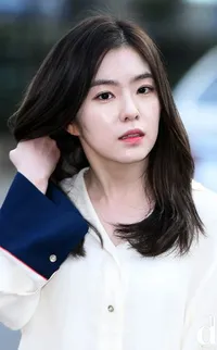 8 Idola K-Pop Cantik yang Punya Kulit Putih Bagai Porselen, Siapa Nih yang Paling Mulus?