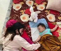 8 Momen Aqila Putri Sirajuddin dan Imel Putri Momong Baby Arsila Anak Zaskia Gotik, Disayang Bak Adik Kandung Sendiri