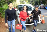 8 Momen Dewi Perssik dan Rosa Meldianti Berdamai, Penuh Haru