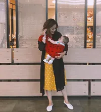 8 Momen Hangat Selvi Kitty Bersama Sang Buah Hati, Bikin Gemes