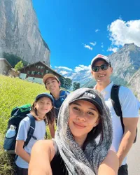 8 Momen Seru Liburan Keluarga Nana Mirdad dan Andrew White ke Swiss, Gantengnya Jason Bikin Netizen Salfok