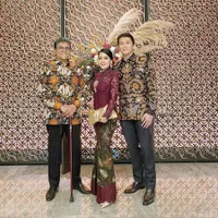 8 Pasang Selebriti yang Tampak Serasi Kala Kondangan, Kompak Abis!