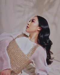 8 Pemotretan Sherina yang Selalu Menawan, Pamer Side Profile Cantik - Banjir Pujian dan Bikin Netizen Terkagum