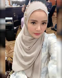 8 Pesona Cantik Mawar AFI Comeback ke Layar Kaca Dalam Balutan Hijab, Banjir Pujian!