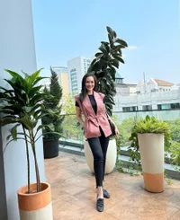 8 Potet Terkini Christy Jusung Mantan Istri Hengky Kurniawan yang Tetap Langsing di Usia 40 Tahun