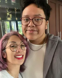 8 Potret Abe Lasso Berangkat Kuliah di Inggris, Diterima di Kampus Ternama di London - Diantar Ari Lasso