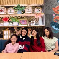 8 Potret Adelia Wilhelmina Bareng Anak-Anak Pasha dari Okie Agustina, Dipuji Sebagai Ibu yang Berhati Luas