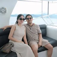 8 Potret Adilla Dimitri Mantan Wulan Guritno Liburan Mesra Bareng Pacar Baru, Digoda Foto Prewed
