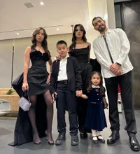 8 Potret Adinda Bakrie Liburan di Amerika, Hot Pakai Swimsuit di Tempat Bersalju - Main Ski Bareng Anak-anak