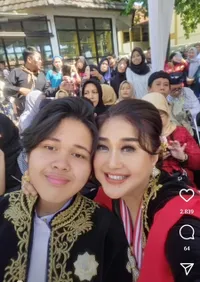 8 Potret Adiran Anak Paramitha Rusady yang Beranjak Remaja dan Tak Tersorot, Pamer Tubuh Kekar