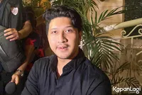 8 Potret Aditya Zoni yang Mengaku Tegar Saat Rumah Tangganya Berada di Ujung Tanduk, masih Simpan Penyebab Permasalahan