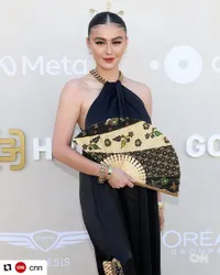 8 Potret Agnez Mo Hadiri Gold Gala, Tampil Cantik Kenakan Tusuk Konde Kembang Goyang - Sepatunya yang Bermotif Batik Jadi Sorotan