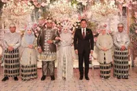 8 Potret AHY Hadiri Resepsi Pernikahan Anak Menteri Pertanian, Tak Didampingi Annisa Pohan - Jalin Silaturahmi dengan Senior