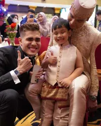 8 Potret Aisar Khaled di Pernikahan Frans Faisal, Perlihatkan Kedekatan dengan Keluarga Fuji Termasuk Gala