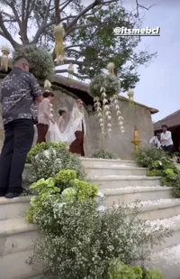 11 Potret Aishah Sinclair Adik Mendiang Ashraf Jadi Bridesmaid di Pernikahan BCL dan Tiko Aryawardhana - Temani ke Pelaminan