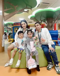 8 Potret Alea Putri Sulung Raditya Dika dan Anissa Aziza yang Kini Makin Cantik, Sering Dijuluki Bayi Korea