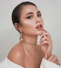 8 Potret Amara Angelica, Model Cantik Blasteran yang Dikabarkan Dekat dengan Gading Marten