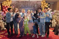 8 Potret Ameena dan Azura Anak Aurel Hermansyah - Atta Halilintar di Pesta Ulang Tahun Ashanty, Gemas Pakai Outfit Bertema Denim