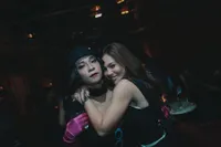 8 Potret Aming di Pesta Ulang Tahun Pacar Brondong Wulan Guritno, Dada Palsu ala Drag Queen Jadi Sorotan