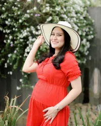 6 Potret Angbeen Rishi Istri Adly Fairuz Pamer Baby Bump, Hamil Muda - Makin Memesona