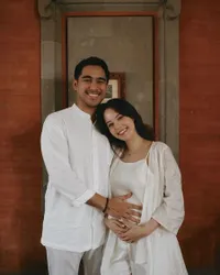 8 Potret Anggika Bolsterli Pamer Baby Bump yang Semakin Besar, Paras Cantiknya Tetap Terpancar