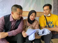 8 Potret Annisa Trihapsari Bareng Sultan Djorghi dan Adjie Pangestu yang Bikin Netizen Terharu, Suami & Mantan Tetap Akur!