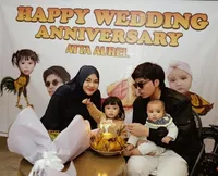8 Potret Anniversary ke-3 Aurel Hermansyah dan Atta Halilintar, Dirayakan Sederhana dengan Buket Sayuran