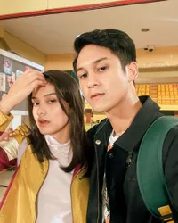 8 Potret Antonio Blanco Jr Bintang 'MELUKIS SENJA' Pamer Tubuhnya yang Kekar Berotot, Netizen: Kamu Nggak Capek Ganteng Melulu?
