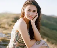 8 Potret Ariel Tatum yang Kini Makin Dewasa dan Memesona, Mengaku Idap Gangguan Mental Sejak Remaja