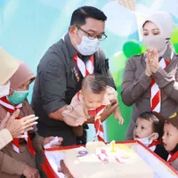 8 Potret Arkana Aidan, Anak Angkat Ridwan Kamil yang Ganteng Gemesin - Kini Berusia 1 Tahun