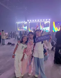 8 Potret Arsy Hermansyah Super Happy Nonton Konser ILLIT dan ENHYPEN, Dapat Soundcheck Juga!