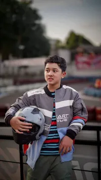 8 Potret Ayrton Anak Marcella Zalianty yang Sudah ABG & Makin Ganteng, Ikuti Jejak Sang Ayah Jadi Pembalap