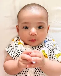 8 Potret Baby Don Anak Jessica Iskandar yang Makin Ganteng Banget Mirip Vincent Verhaag, Mata Indah dan Bibirnya Jadi Sorotan Bikin Terkagum