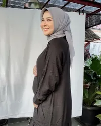8 Potret Babybump Kesha Ratuliu di Usia Kehamilan 4 Bulan, Pesona Cantik Bumil Bikin Salah Fokus