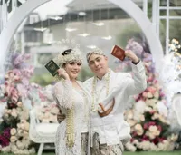 8 Potret Bahagia Anggita Sari Menikah dengan Rindra Pramadyo - Mas Kawin Fantastis