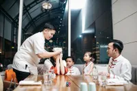 8 Potret Bahagia di Kejutan Ultah Sarwendah, Hangat Bersama Keluarga 