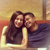 8 Potret Bambang Pamungkas dan Istri yang Jarang Tersorot, Sang Anak Ngaku Dicoret dari Kartu Keluarga