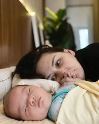 8 Potret Bayi Mona Ratuliu yang Mengidap Dermatitis Atopik, Kulit Wajah Dipenuhi Bintik Merah
