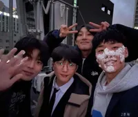 8 Potret Behind the Scene 'WEAK HERO CLASS 2', Penuh Keseruan - Para Pemain Tidur Beneran di Lokasi Syuting