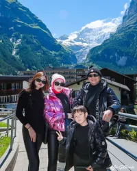 8 Potret Bella Shofie Liburan ke Swiss Bareng Suami - Anak Sambung, Gayanya Menyala