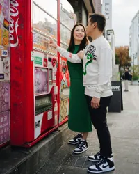 8 Potret Bucin Maya Septha Bareng Suami Saat Liburan di Jepang, Foto Mesra Bak Prewedding Lagi