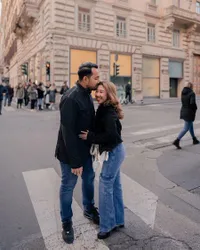 8 Potret Bulan Madu Kiky Saputri dan Khairi di Italia, Netizen Wanti-Wanti Jangan Terlalu Umbar Kemesraan