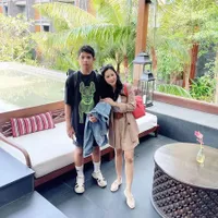 8 Potret Bunga Zainal Bareng Sang Anak Pertama yang Beranjak Remaja, Kalah Tinggi dan Dipeluk dari Belakang Bak Kakak Adik